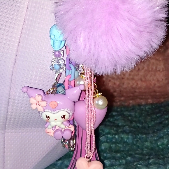 Kuromi's Wonderful Lilac Tote and Dangler/Keychain - Picture 13 of 16